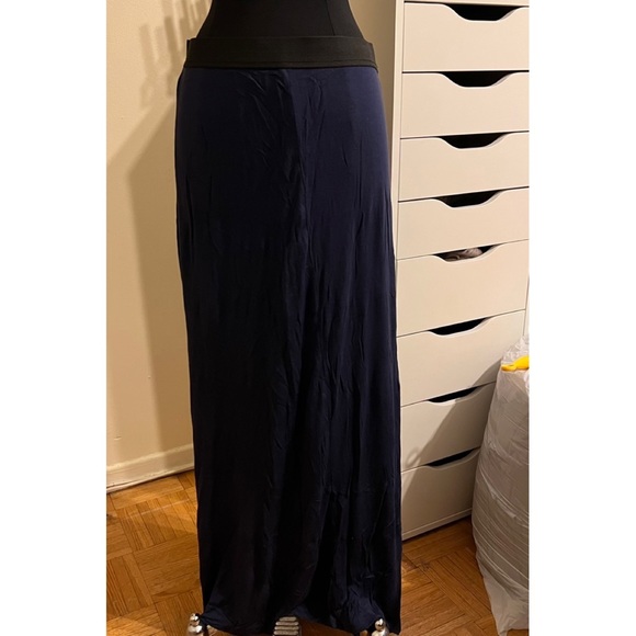 BCBG MAXAZRIA Skirt - Picture 1 of 1